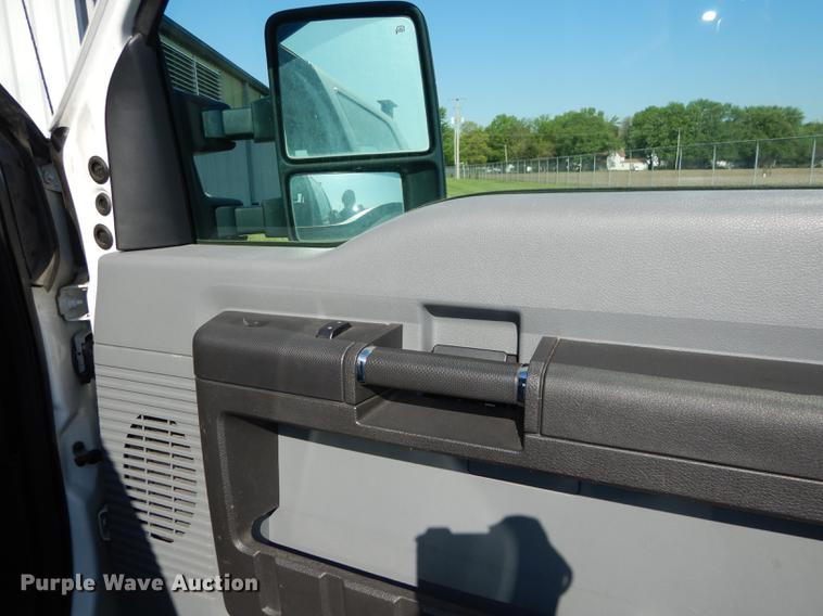 image for item DE1645 2012 Ford F250 Super Duty Crew Cab utility bed pickup truck