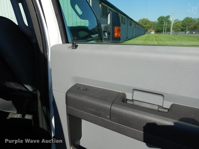 image for item DE1645 2012 Ford F250 Super Duty Crew Cab utility bed pickup truck