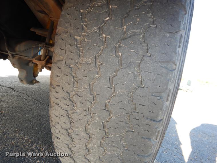 image for item DE1645 2012 Ford F250 Super Duty Crew Cab utility bed pickup truck