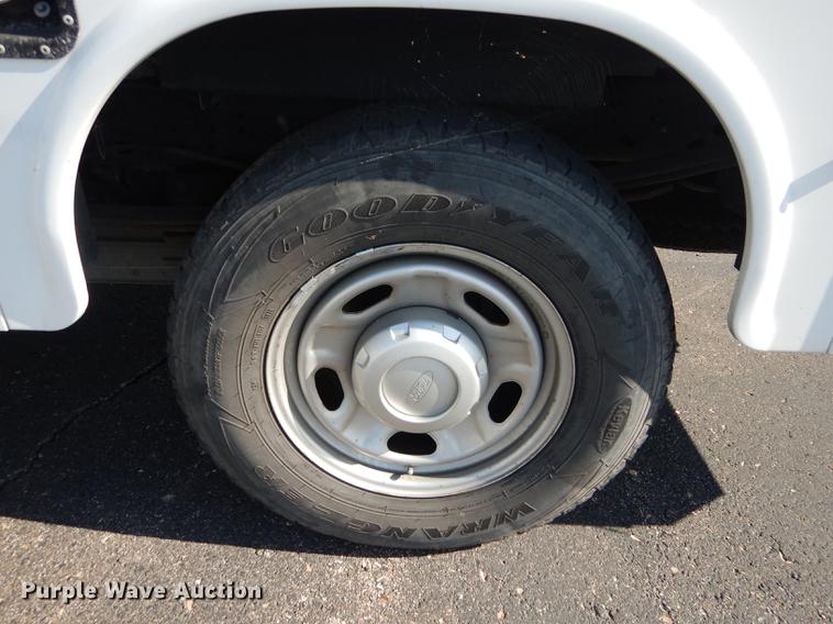 image for item DE1645 2012 Ford F250 Super Duty Crew Cab utility bed pickup truck