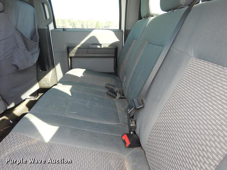 image for item DE1646 2012 Ford F250 Super Duty Crew Cab utility bed pickup truck