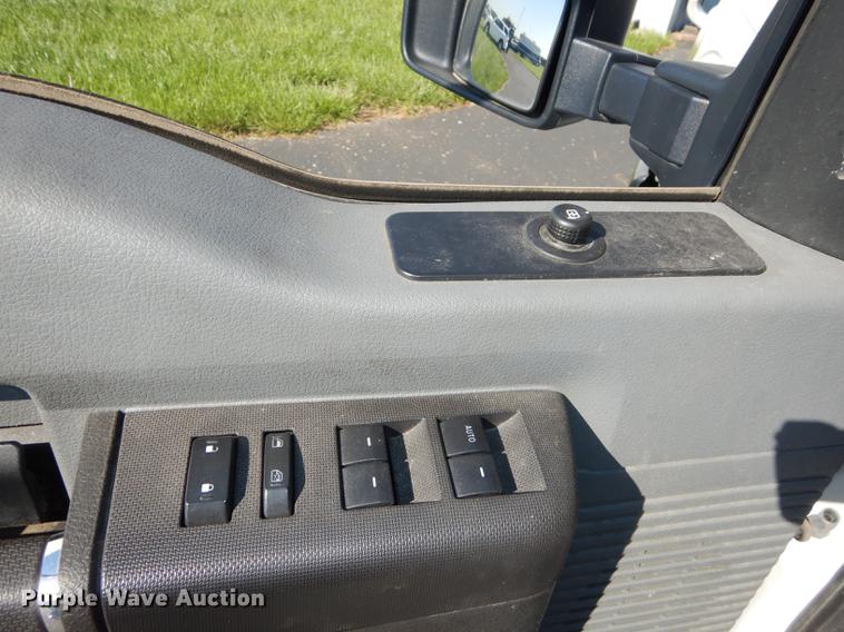 image for item DE1646 2012 Ford F250 Super Duty Crew Cab utility bed pickup truck