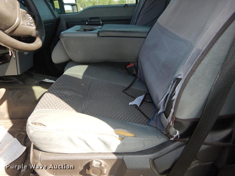 image for item DE1646 2012 Ford F250 Super Duty Crew Cab utility bed pickup truck