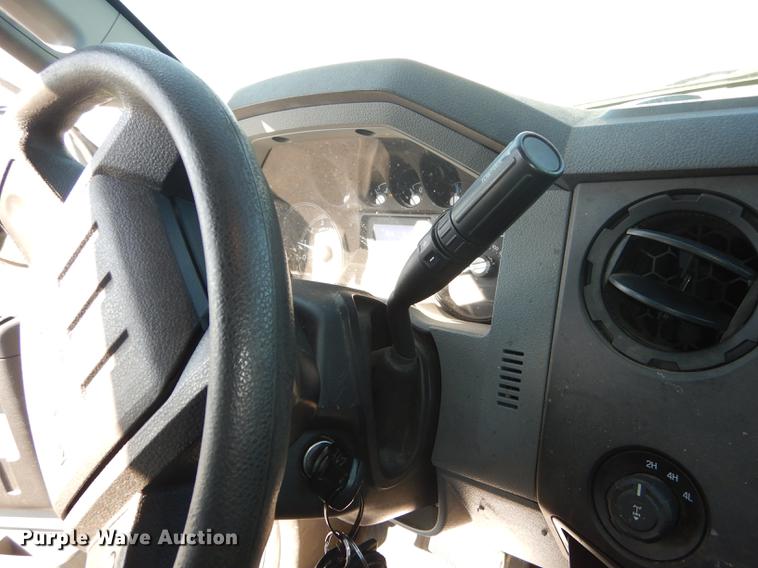 image for item DE1646 2012 Ford F250 Super Duty Crew Cab utility bed pickup truck