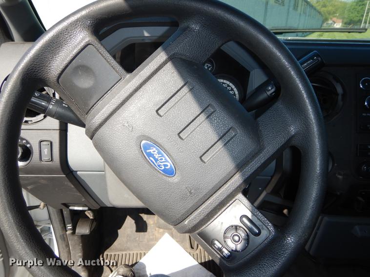 image for item DE1646 2012 Ford F250 Super Duty Crew Cab utility bed pickup truck