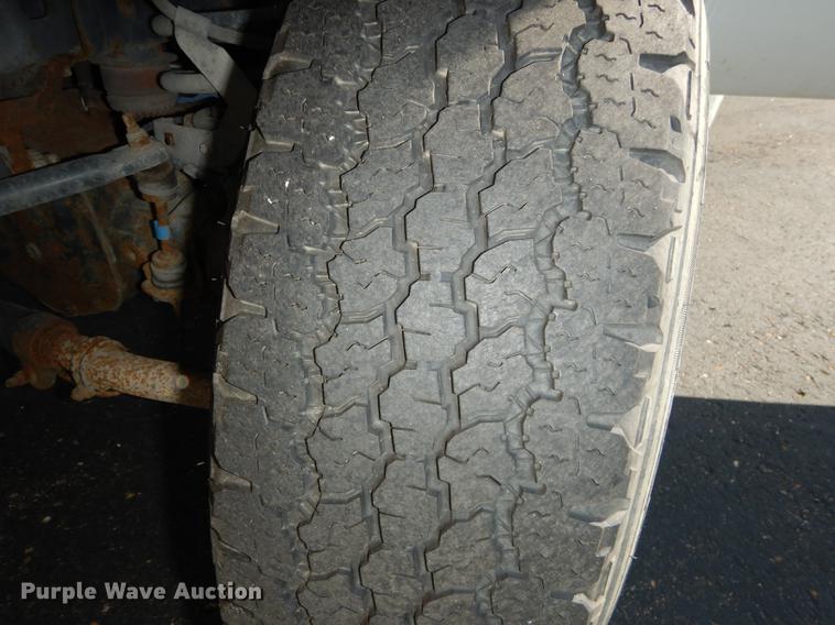 image for item DE1646 2012 Ford F250 Super Duty Crew Cab utility bed pickup truck