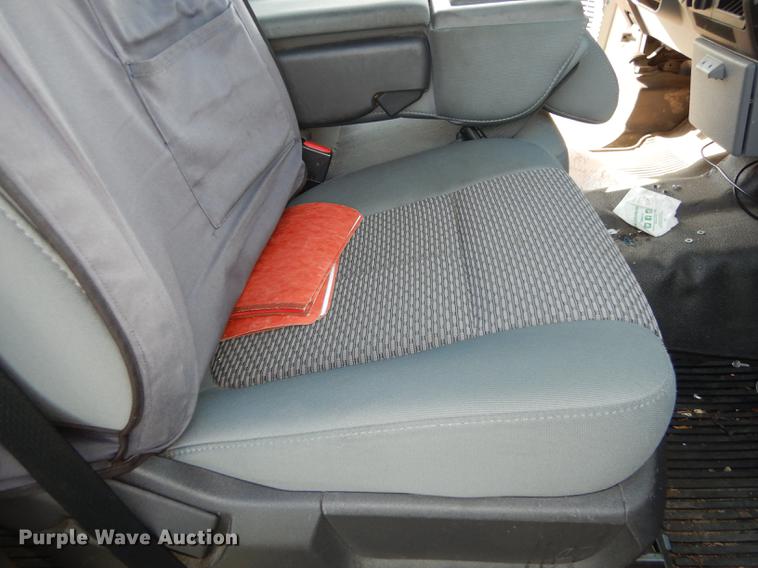 image for item DE1646 2012 Ford F250 Super Duty Crew Cab utility bed pickup truck