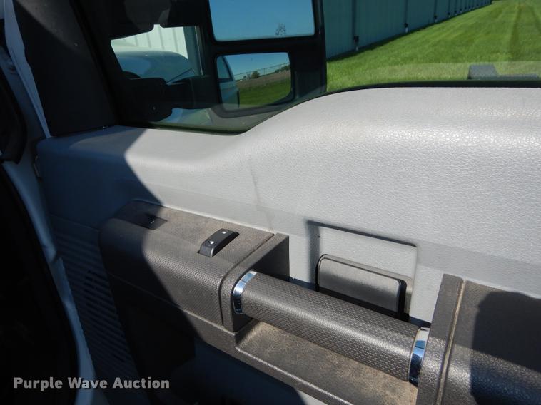 image for item DE1646 2012 Ford F250 Super Duty Crew Cab utility bed pickup truck