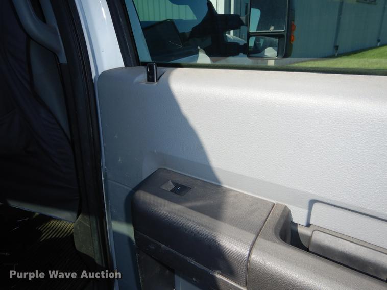 image for item DE1646 2012 Ford F250 Super Duty Crew Cab utility bed pickup truck