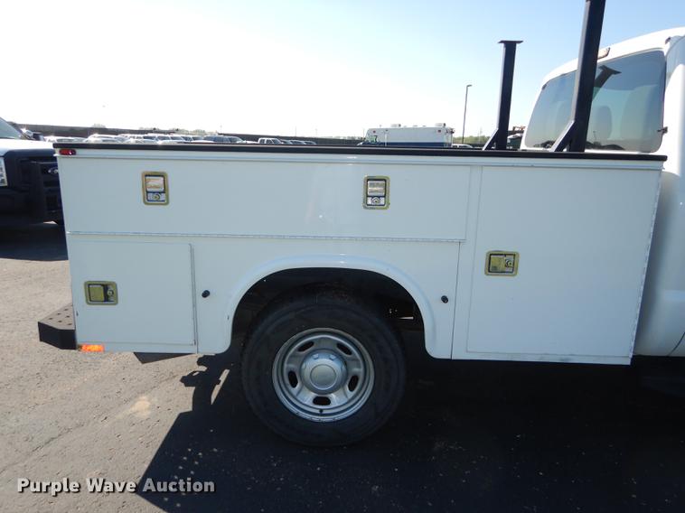 image for item DE1646 2012 Ford F250 Super Duty Crew Cab utility bed pickup truck