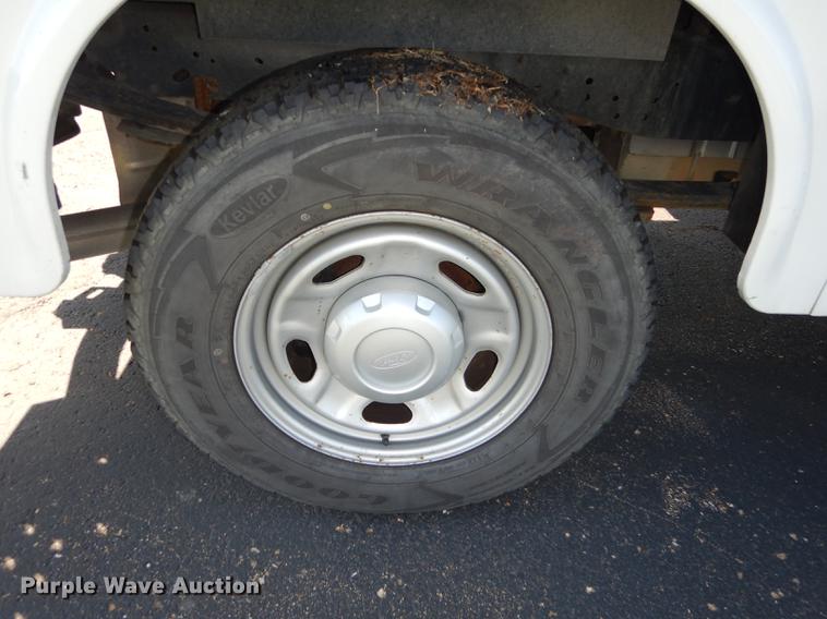 image for item DE1646 2012 Ford F250 Super Duty Crew Cab utility bed pickup truck