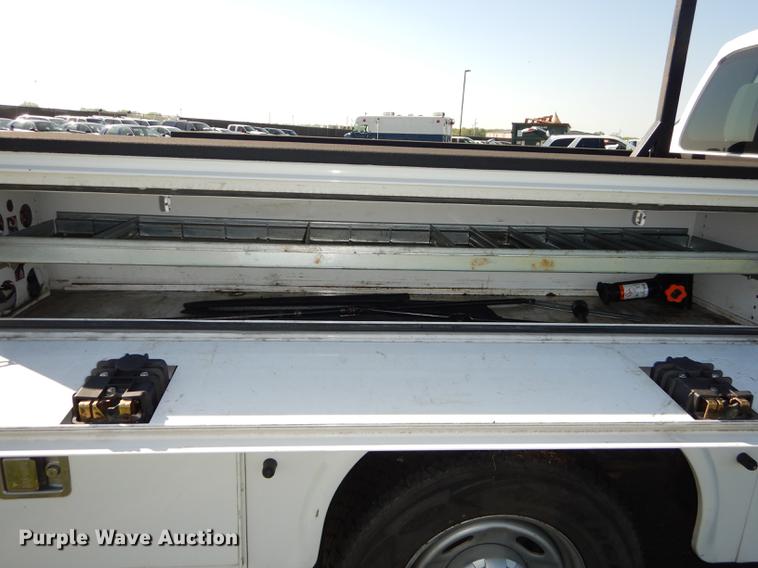 image for item DE1646 2012 Ford F250 Super Duty Crew Cab utility bed pickup truck