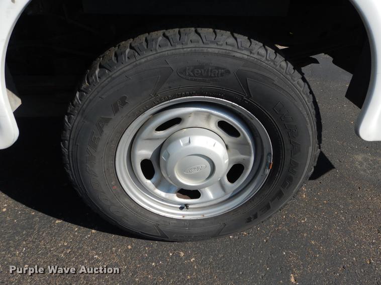 image for item DE1646 2012 Ford F250 Super Duty Crew Cab utility bed pickup truck