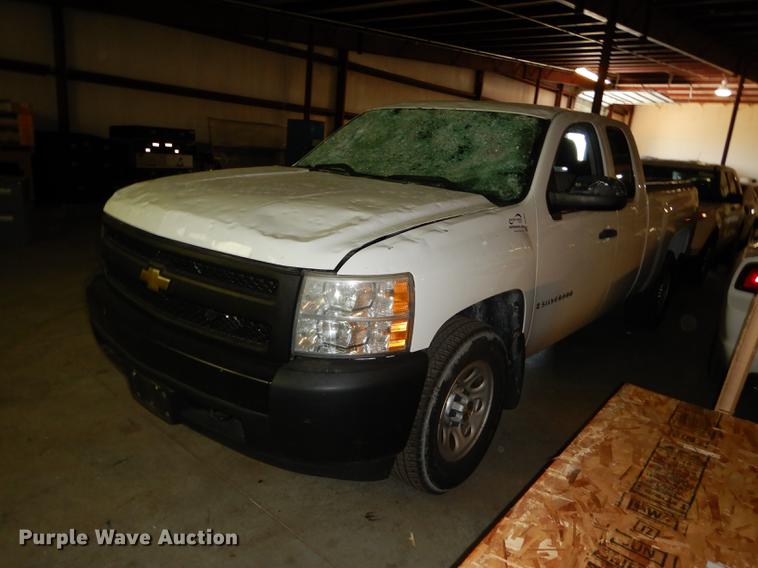 image for item DE1651 2008 Chevrolet Silverado 1500 Ext. Cab pickup truck