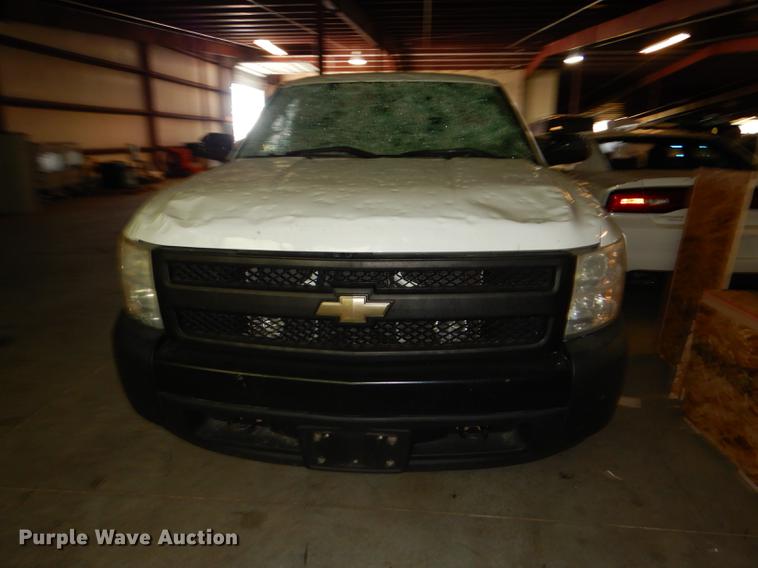 image for item DE1651 2008 Chevrolet Silverado 1500 Ext. Cab pickup truck