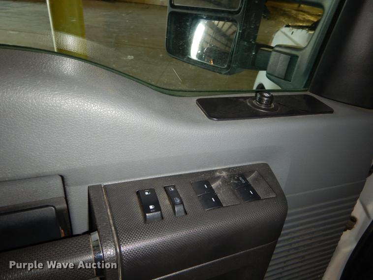 image for item DE1653 2012 Ford F250 Super Duty XL Crew Cab utility bed pickup truck