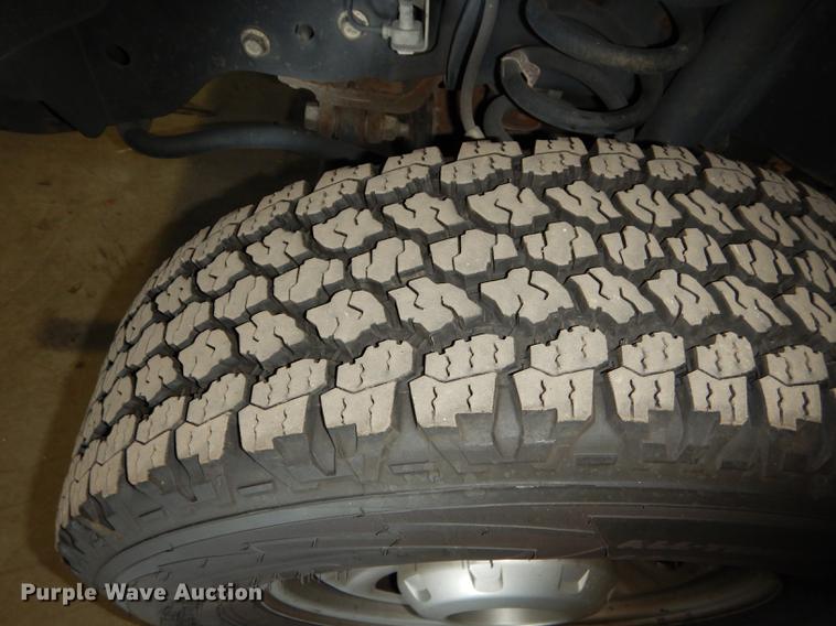 image for item DE1653 2012 Ford F250 Super Duty XL Crew Cab utility bed pickup truck