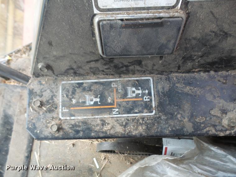 image for item DB6164 1994 New Holland 2450 windrower