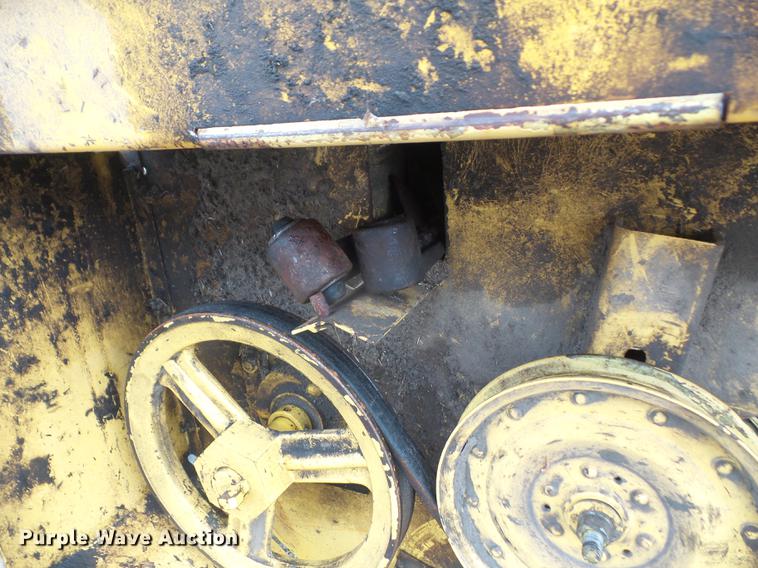 image for item DB6164 1994 New Holland 2450 windrower