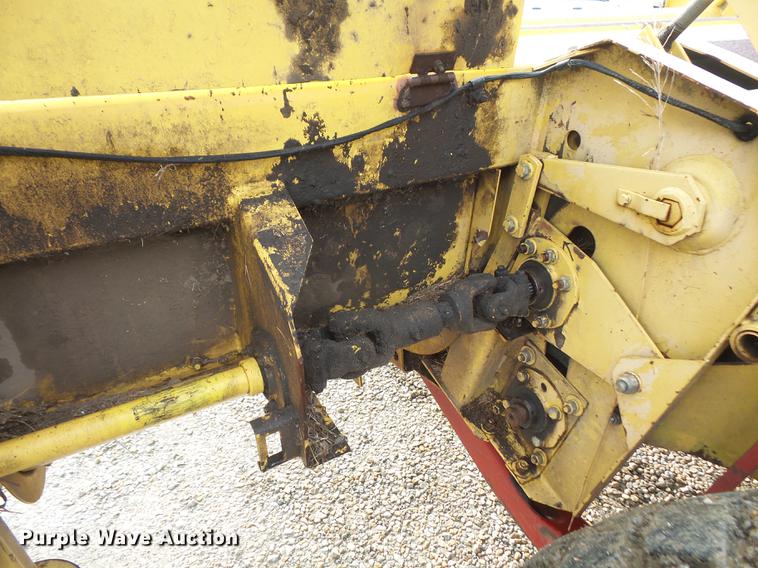 image for item DB6164 1994 New Holland 2450 windrower