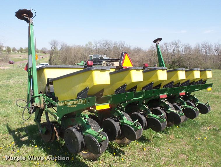 image for item DB6165 John Deere 1750 Max Emerge Plus no-till planter