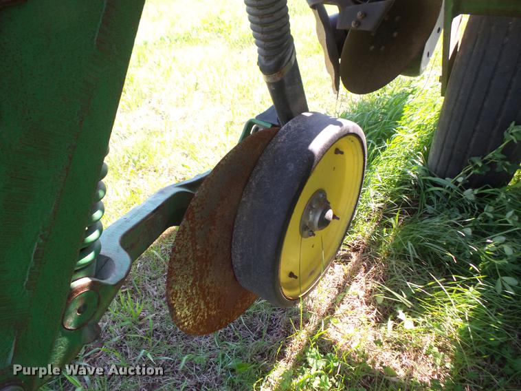 image for item DB6165 John Deere 1750 Max Emerge Plus no-till planter