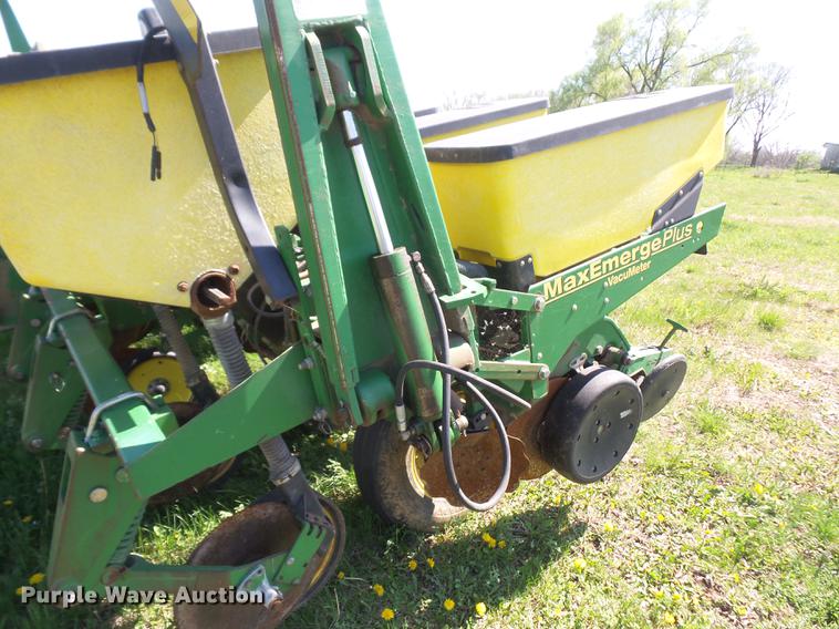 image for item DB6165 John Deere 1750 Max Emerge Plus no-till planter