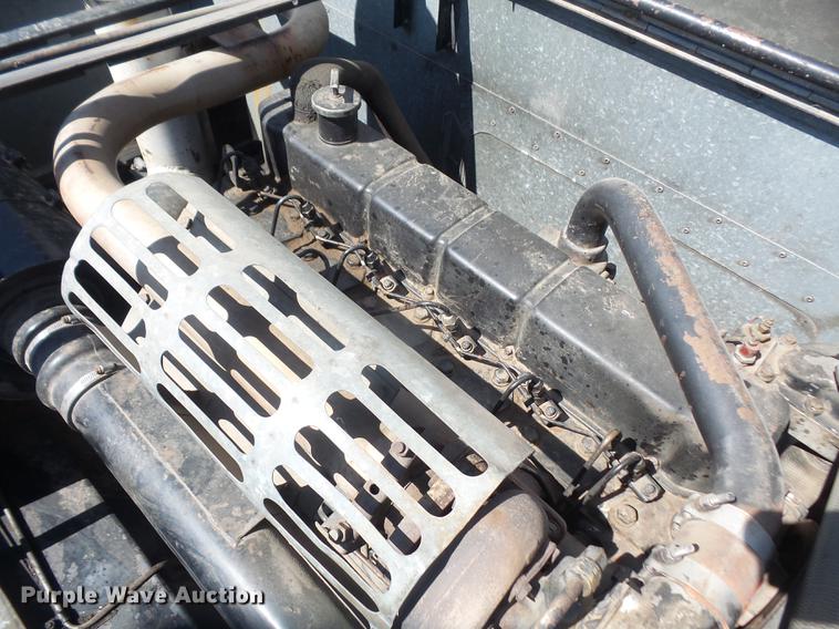 image for item DB6169 1983 Gleaner L3 combine