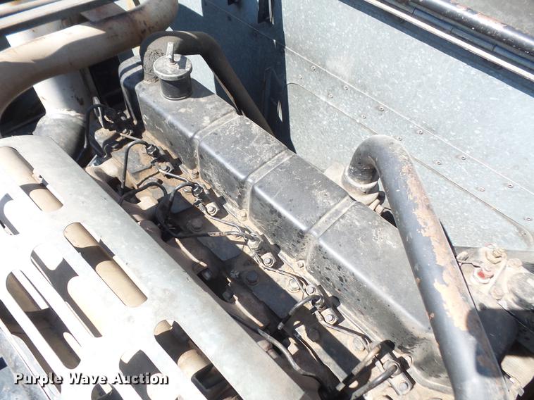 image for item DB6169 1983 Gleaner L3 combine