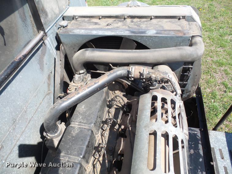 image for item DB6169 1983 Gleaner L3 combine