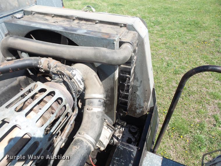 image for item DB6169 1983 Gleaner L3 combine