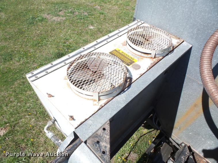 image for item DB6169 1983 Gleaner L3 combine