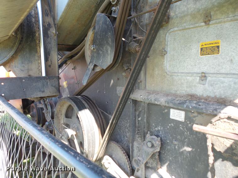 image for item DB6169 1983 Gleaner L3 combine