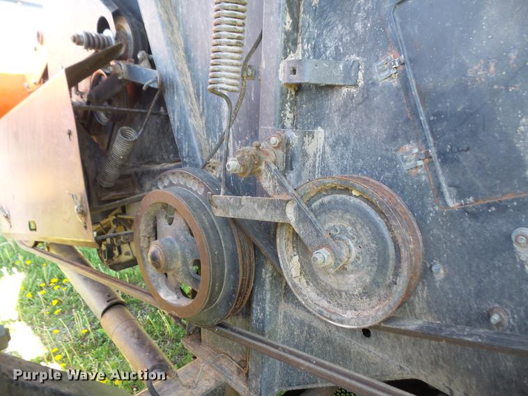 image for item DB6169 1983 Gleaner L3 combine
