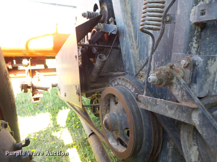 image for item DB6169 1983 Gleaner L3 combine