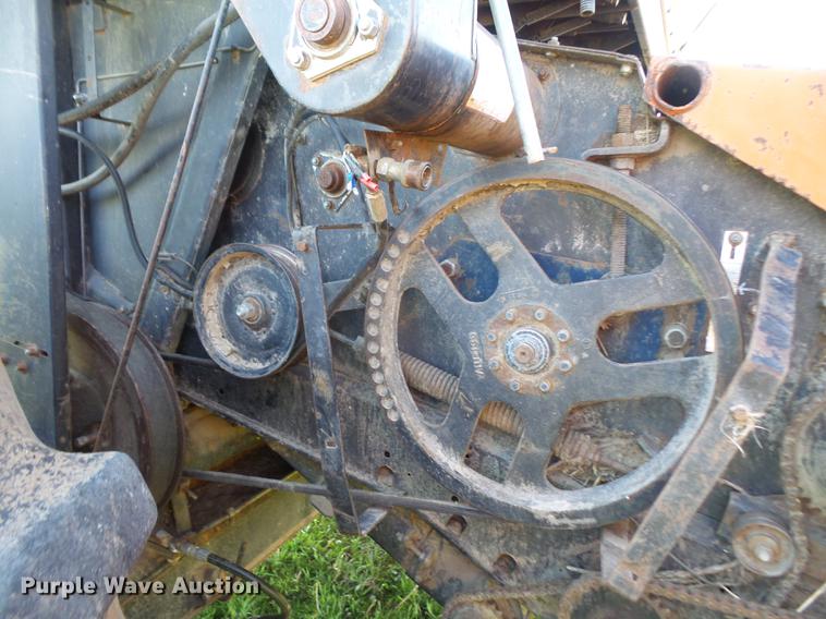 image for item DB6169 1983 Gleaner L3 combine