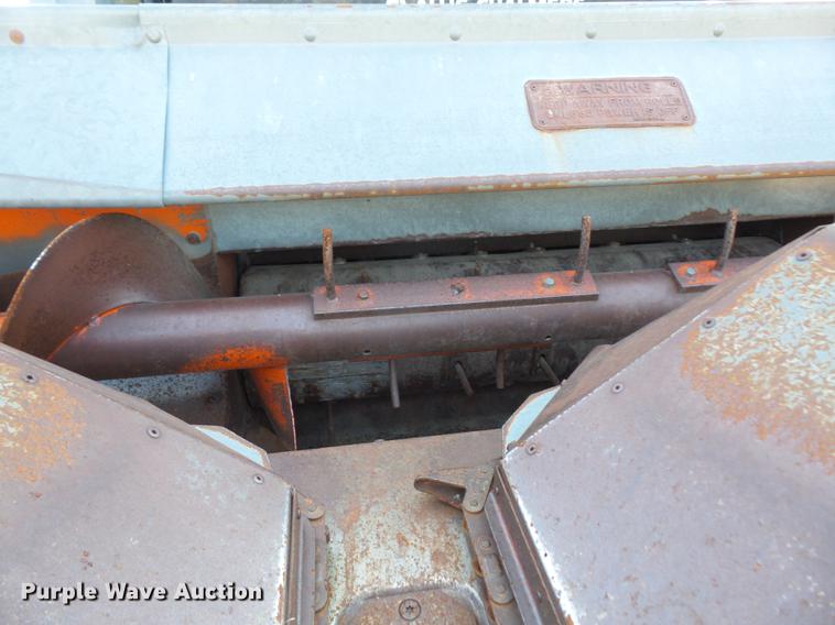 image for item DB6169 1983 Gleaner L3 combine