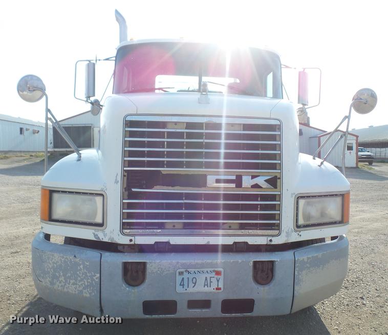 image for item DB6211 2000 Mack CH612 flatbed truck