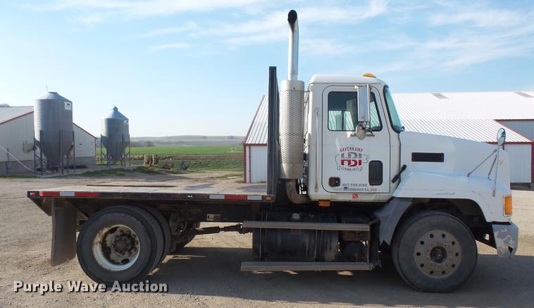 image for item DB6211 2000 Mack CH612 flatbed truck