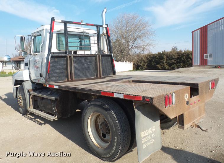 image for item DB6211 2000 Mack CH612 flatbed truck