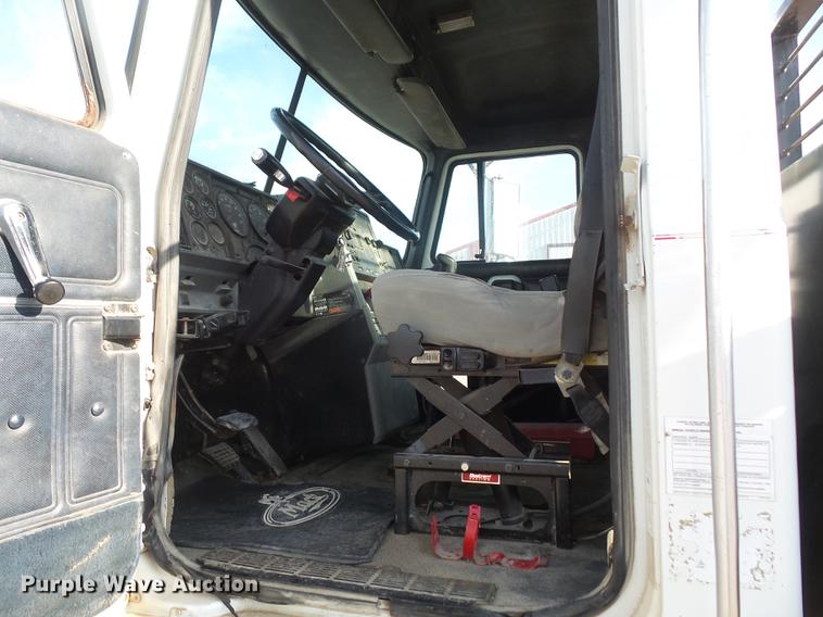 image for item DB6211 2000 Mack CH612 flatbed truck