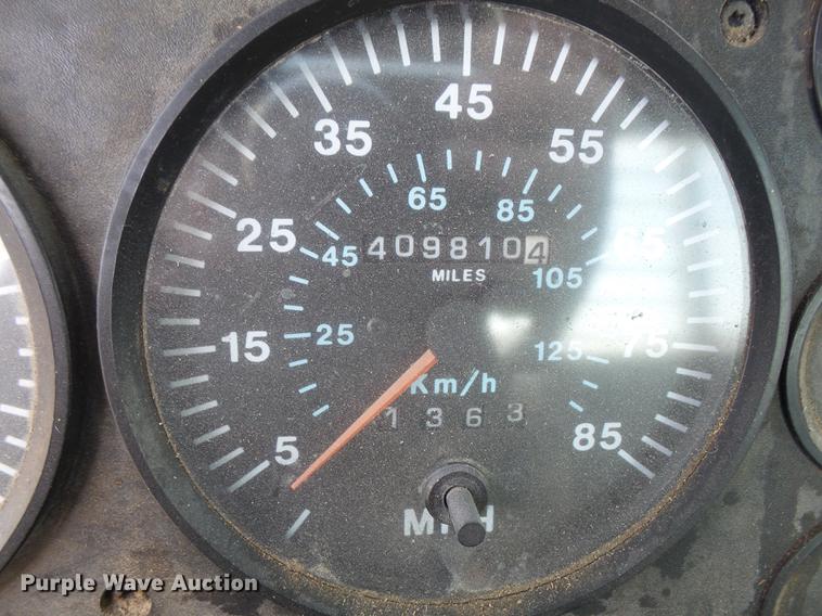 image for item DB6211 2000 Mack CH612 flatbed truck