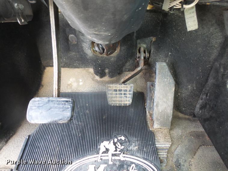 image for item DB6211 2000 Mack CH612 flatbed truck