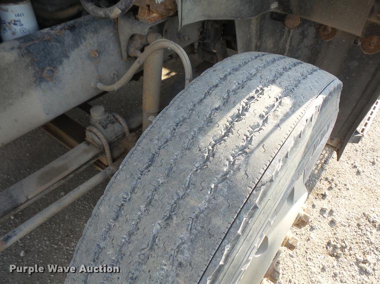 image for item DB6211 2000 Mack CH612 flatbed truck