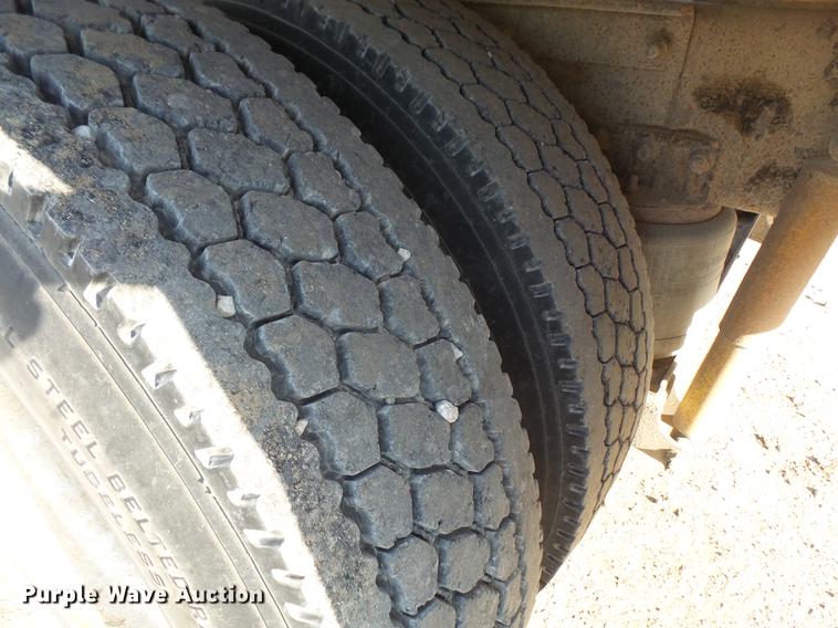 image for item DB6211 2000 Mack CH612 flatbed truck