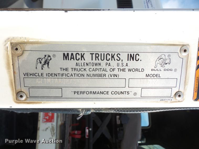 image for item DB6211 2000 Mack CH612 flatbed truck