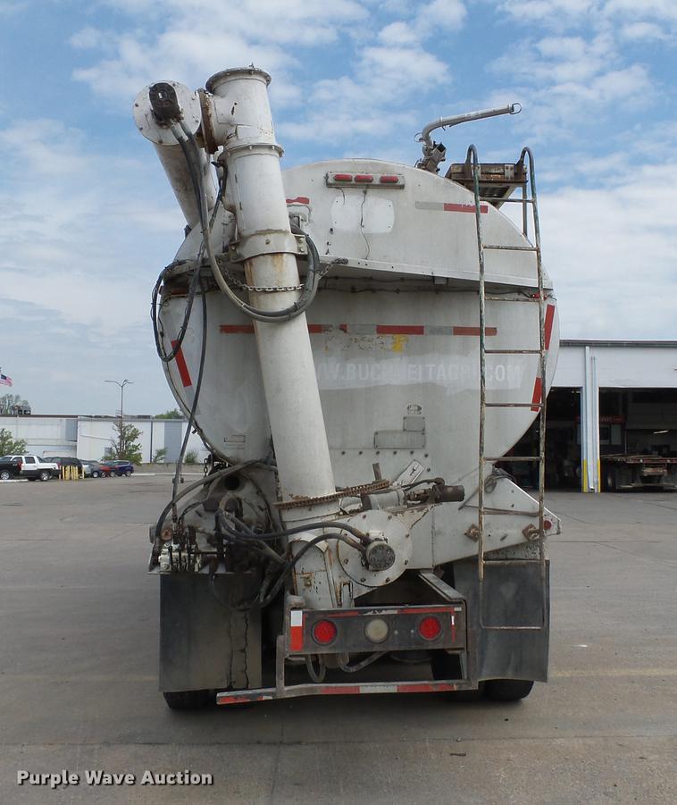 image for item DB7144 2000 Freightliner Century Class feed truck