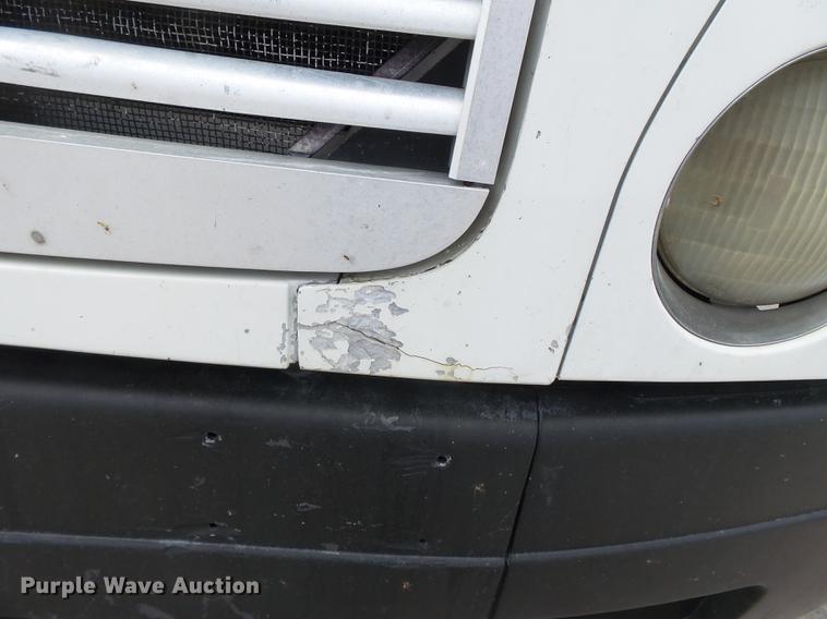 image for item DB7144 2000 Freightliner Century Class feed truck