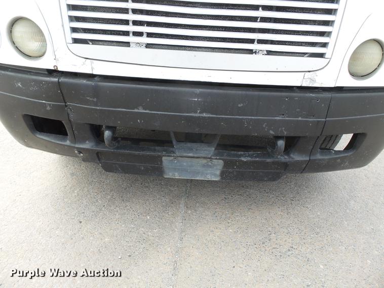 image for item DB7144 2000 Freightliner Century Class feed truck