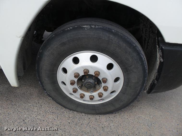 image for item DB7144 2000 Freightliner Century Class feed truck